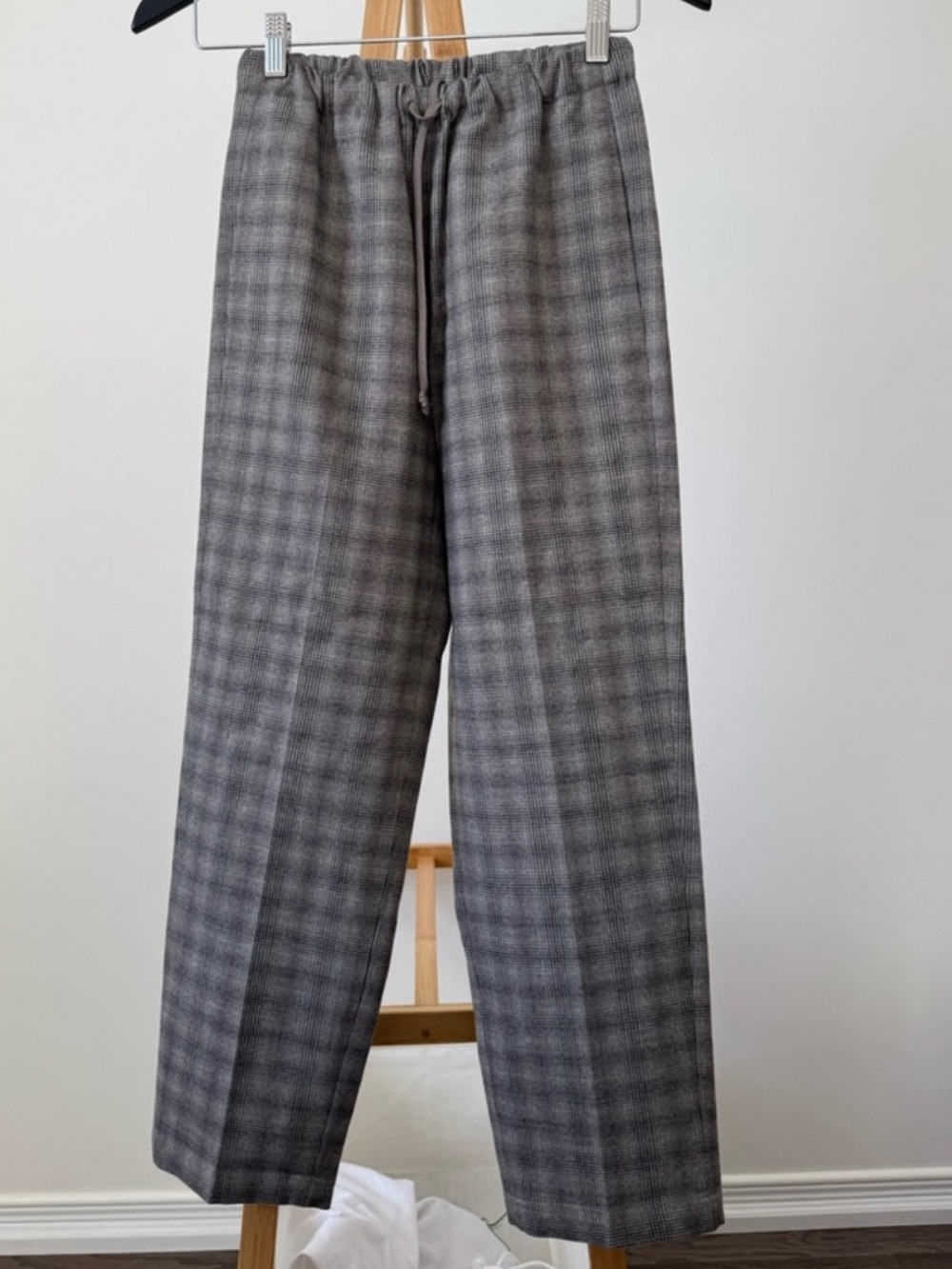Babaton Beige Plaid Straight Leg Pants, Size XXS - Picture 2 of 7